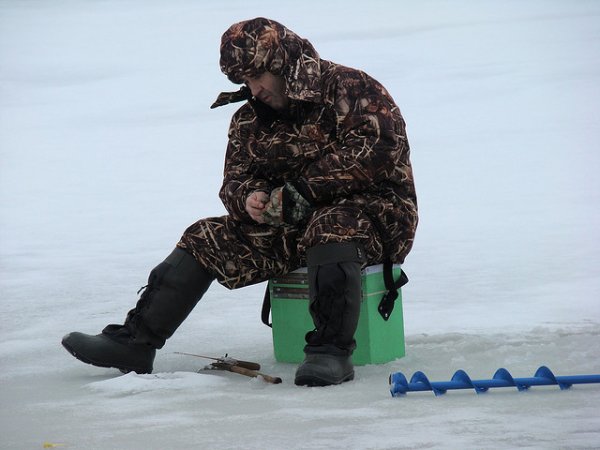 Рыбалка в зимнее время на блесну