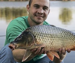 Выбор мест для рыбалки на озере с пресной стоячей водой