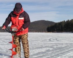 Зимняя рыбалка. Особенности экипировки